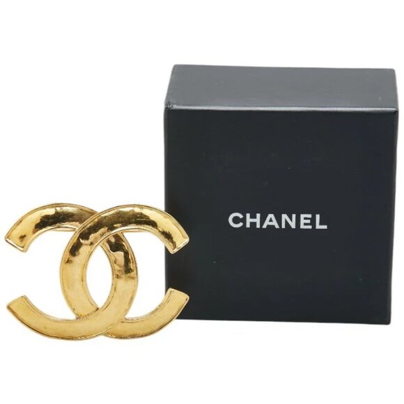 CHANEL CC Logo Vintage Brooch Gold Tone Pin 94P Auth w/Box #8477 - Picture 5 of 7